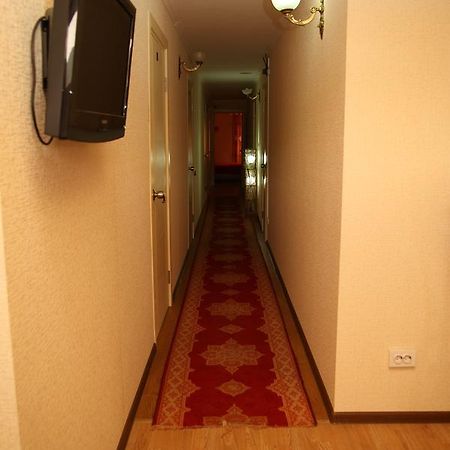 Guest House Milana Sukhumi Exterior foto