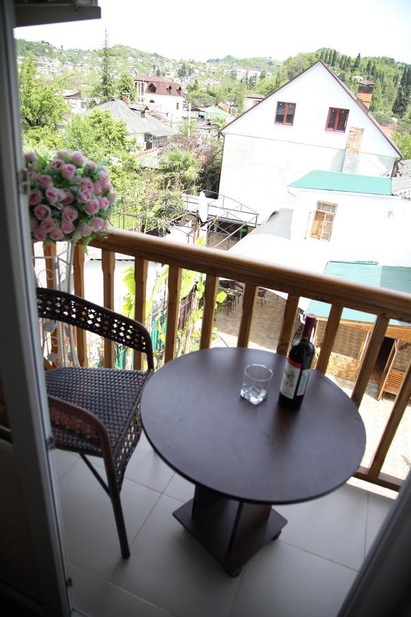 Guest House Milana Sukhumi Exterior foto